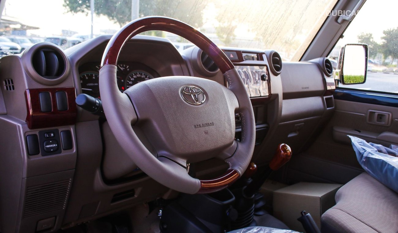 Toyota Land Cruiser Pick Up LX V6