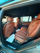 بي أم دبليو X7 The 2026 BMW X7 M60i xDrive is a full-size luxury performance SUV that blends V8 power, advanced tec