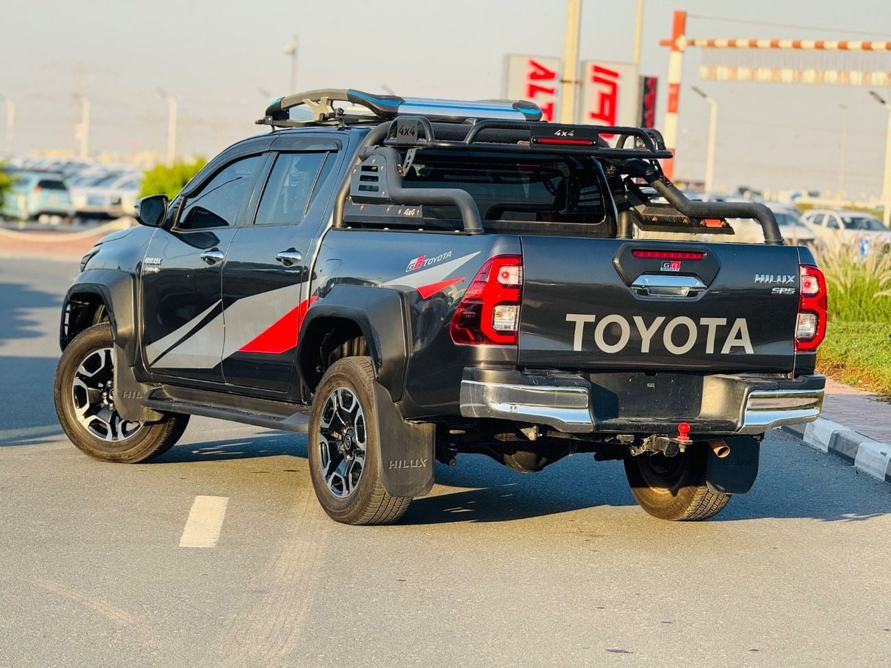 تويوتا هيلوكس Full option top of the range