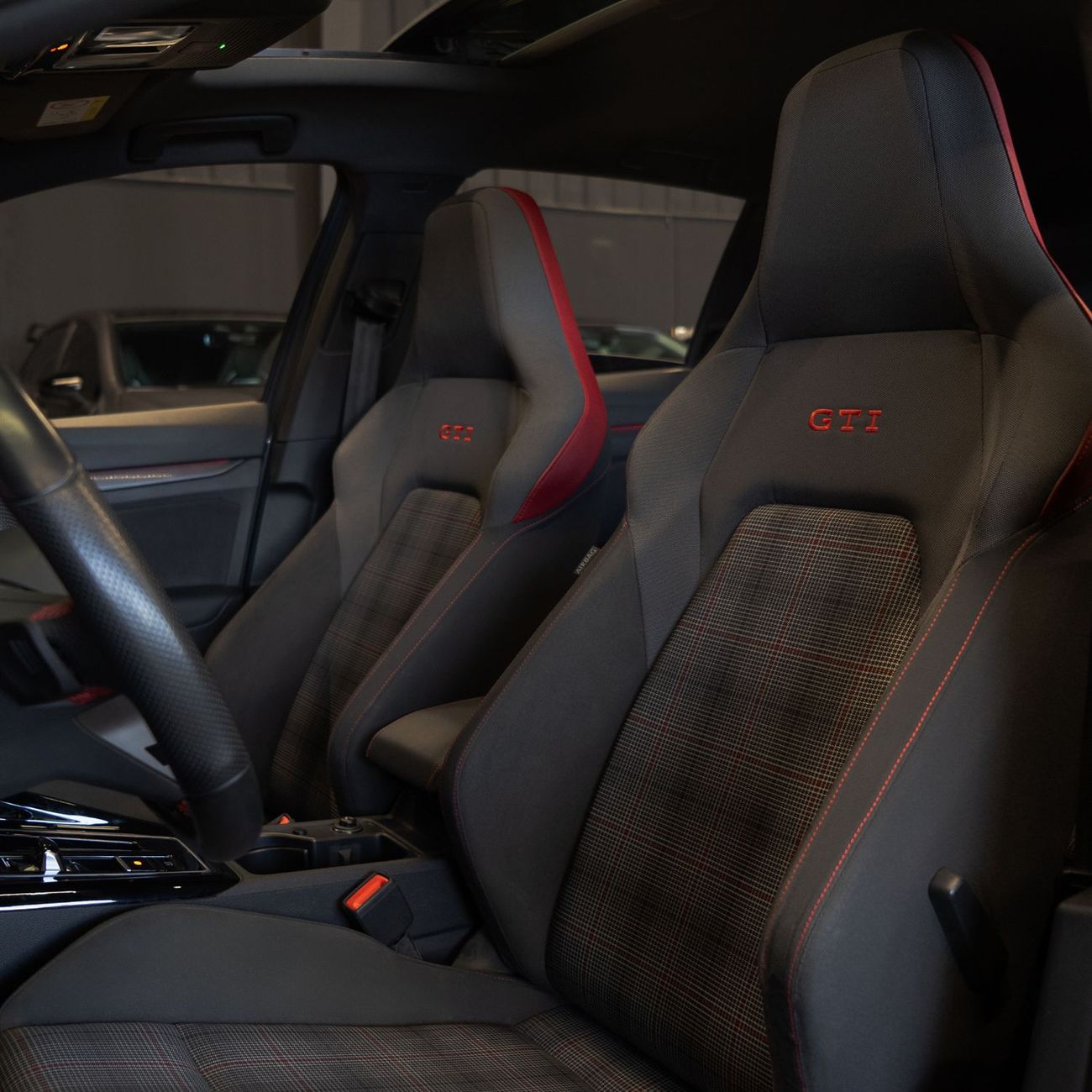 فولكس واجن جولف GTI AED 2,107 pm • 0% Downpayment • VW Golf GTI • Agency Warranty and Service Packa