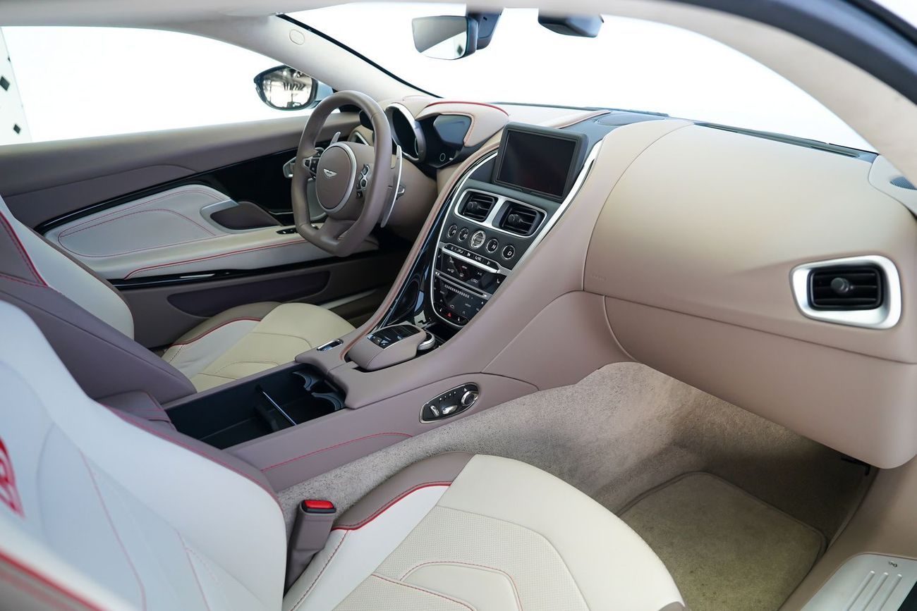 أستون مارتن DBS Superleggera 5.2L