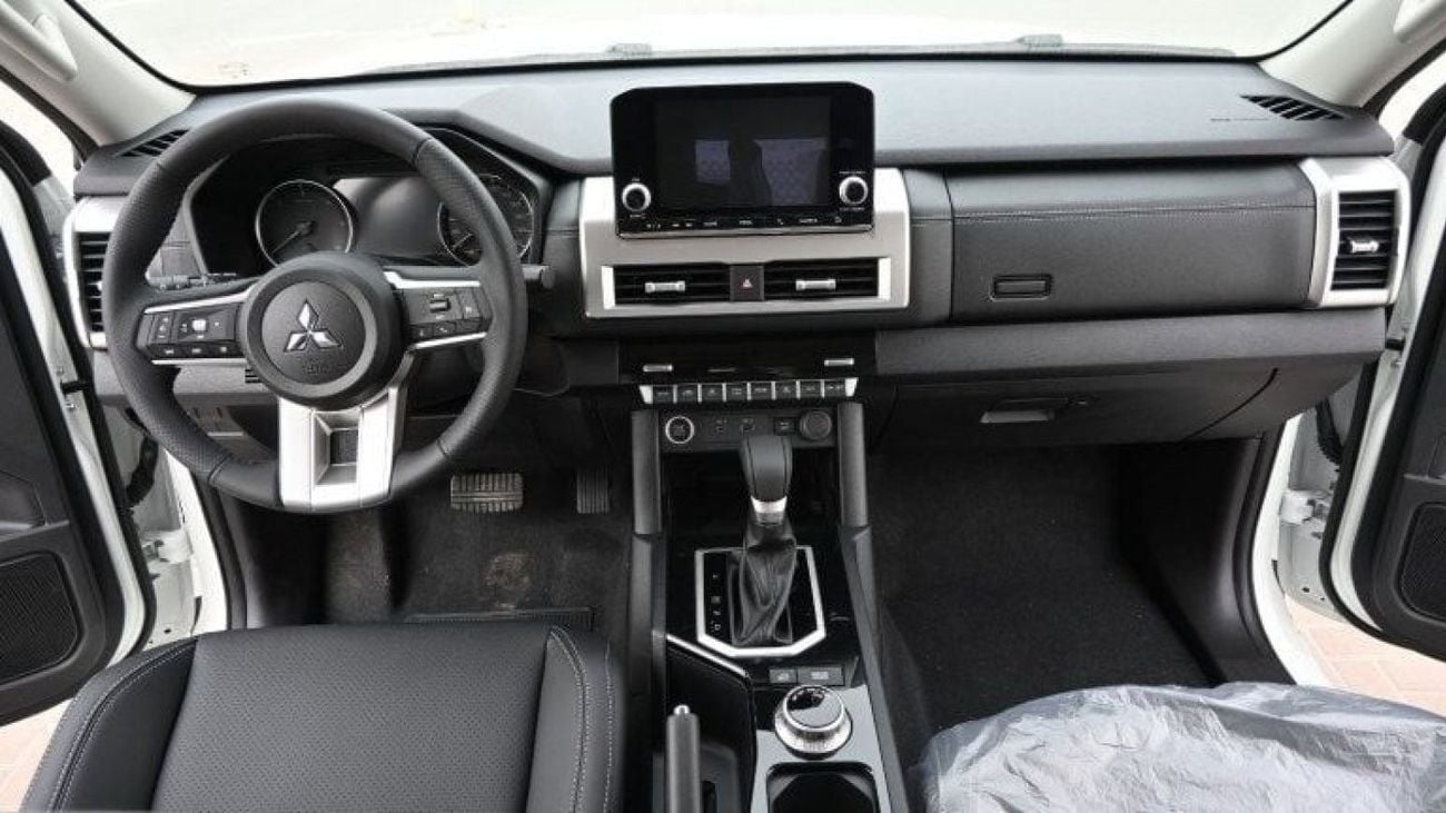 Mitsubishi L200 MITSUBISHI L200 GLS 2024 SPORTERO 2.4L DSL DCAB 4WD 6AT  SKU: N24ML25M  GLS Sportero Double Cab