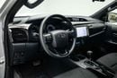 تويوتا هيلوكس Adventure 4.0 - Silver Metallic Inside MLM Black | Export Only