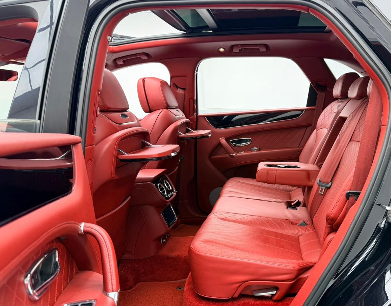 Bentley Bentayga 2017 Bentley Bentayga W12, Full Service History, Excellent Condition, GCC