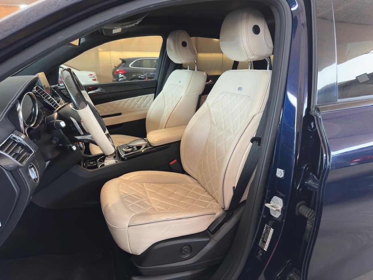 مرسيدس بنز GLE 43 AMG Coupe 3.0L MERCEDES GLE 43 AMG COUPE 2017 | CAVANSITE BLUE PAINT | DESIGNO PACKAGE | CARBON INTERIOR