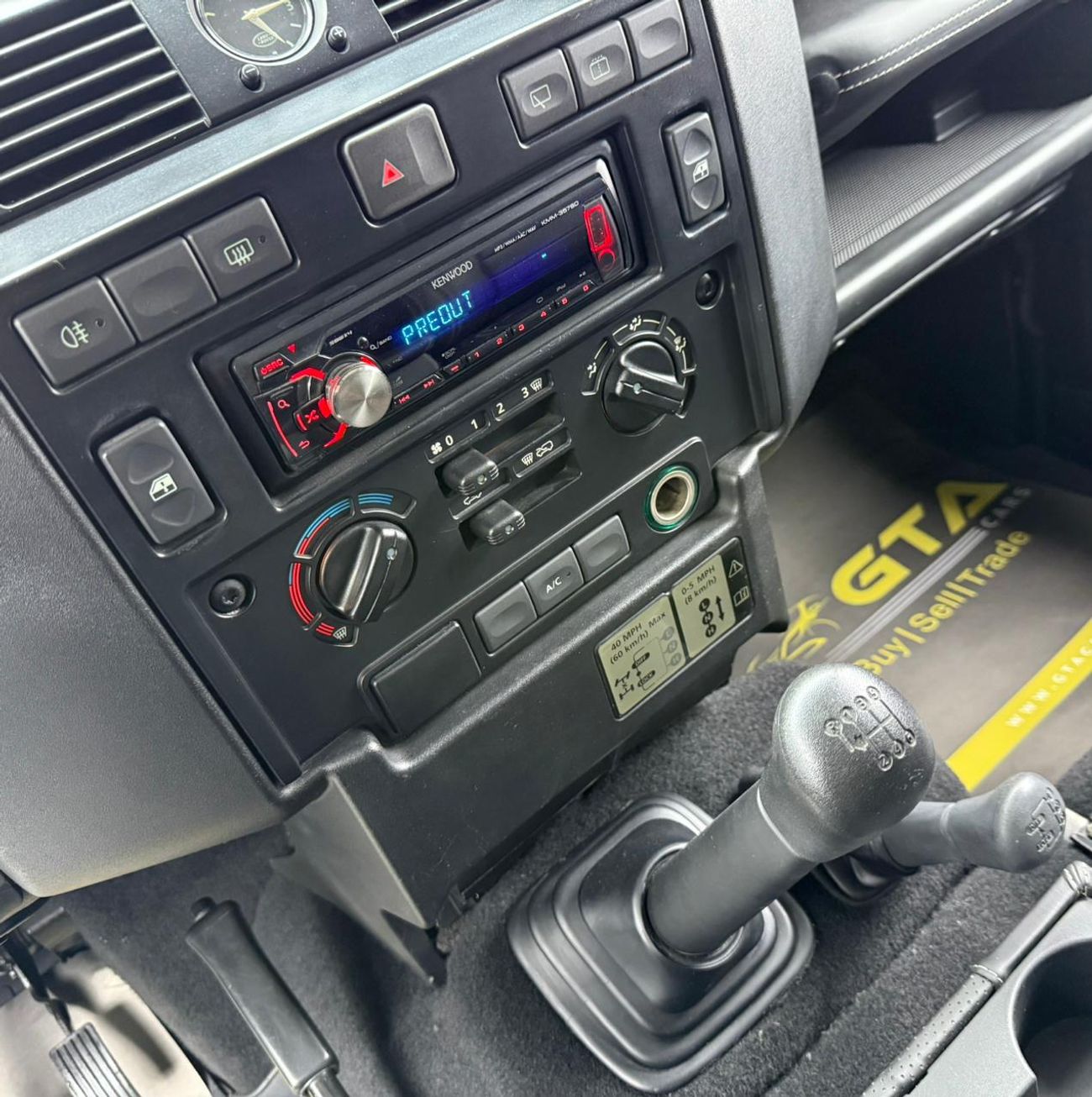 لاند روفر ديفندر 2010 Land Rover Defender 90, Manual Transmission, VIP Seats, Excellent Condition