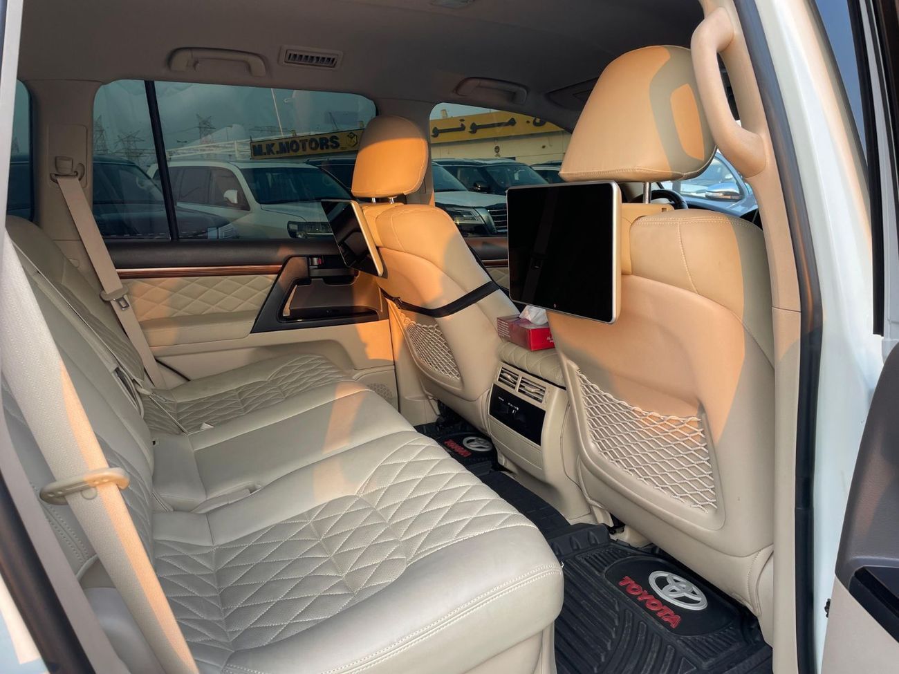 Toyota Land Cruiser GXR+ 4.0L