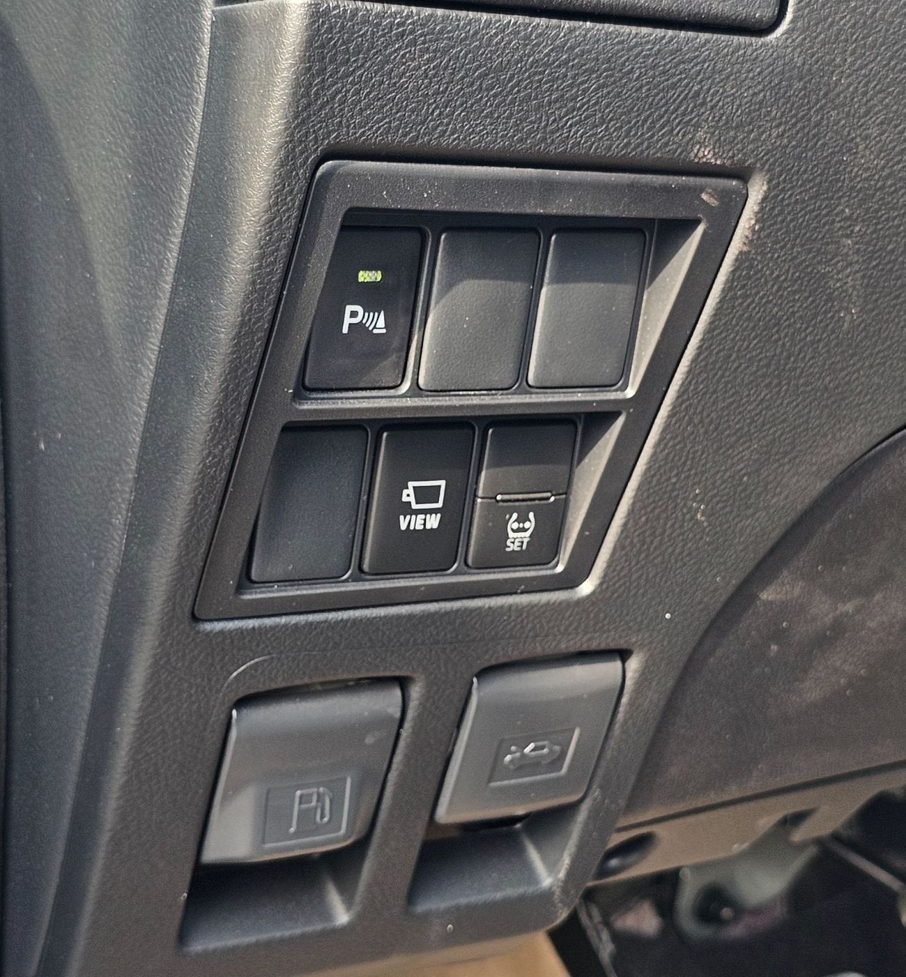 تويوتا هيلوكس GR SPORT HILUX D/C 4WD 2.8 DSL A/T EXL 2026