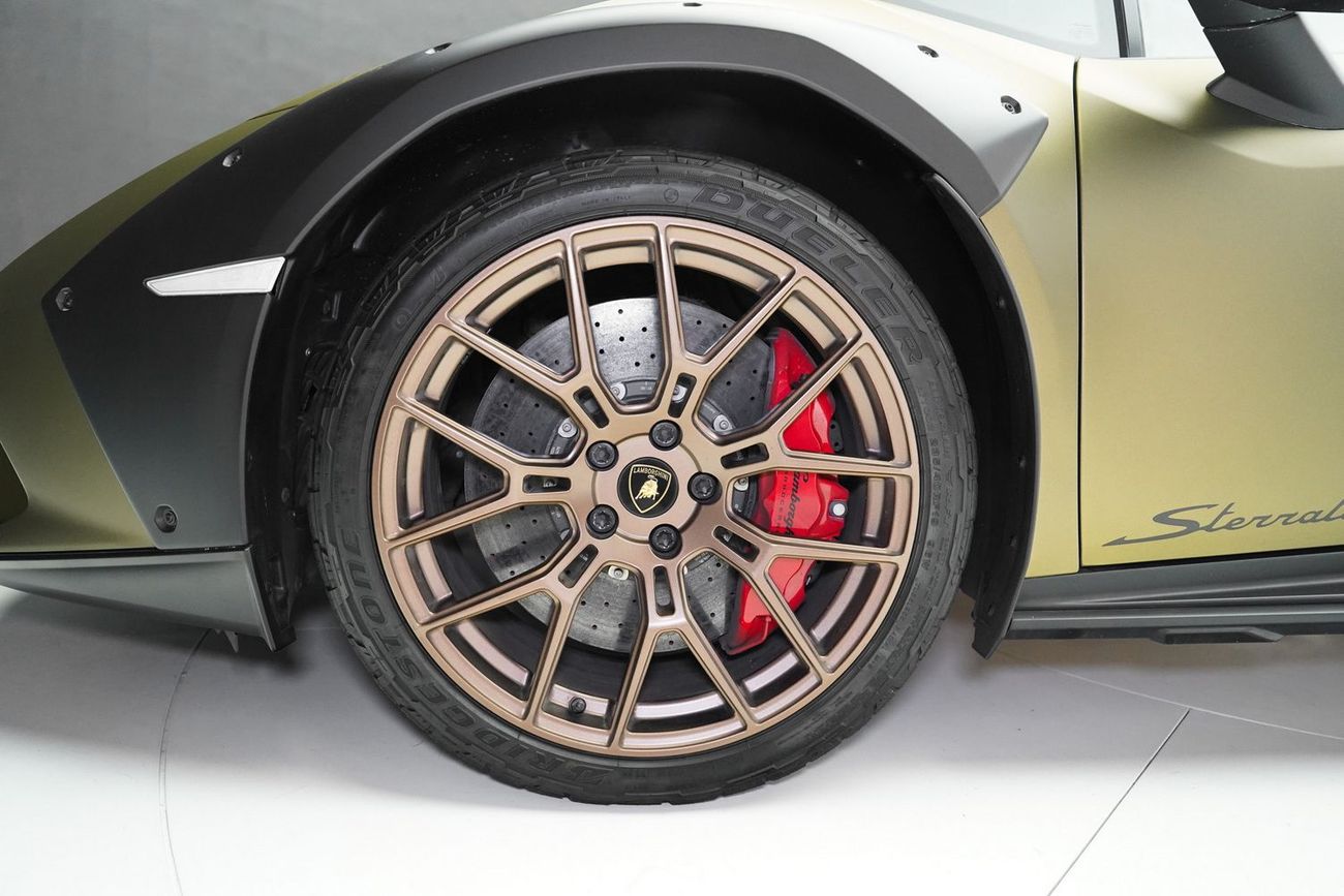 Lamborghini Huracan STERRATO 5.2L V10