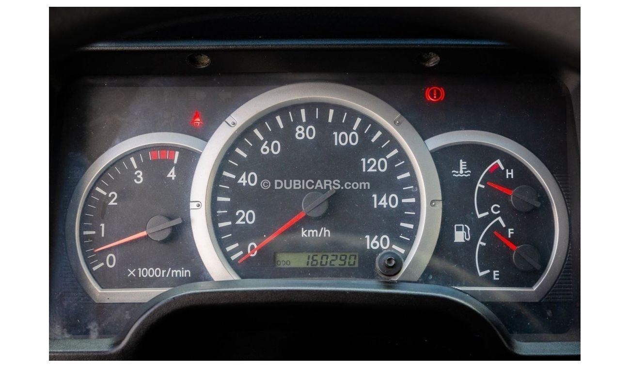 ميتسوبيشي فوسو كانتير 2017 Dual Cabin with Carrier Chiller - Tail lift DSL M/T - Low Mileage - GCC Specs