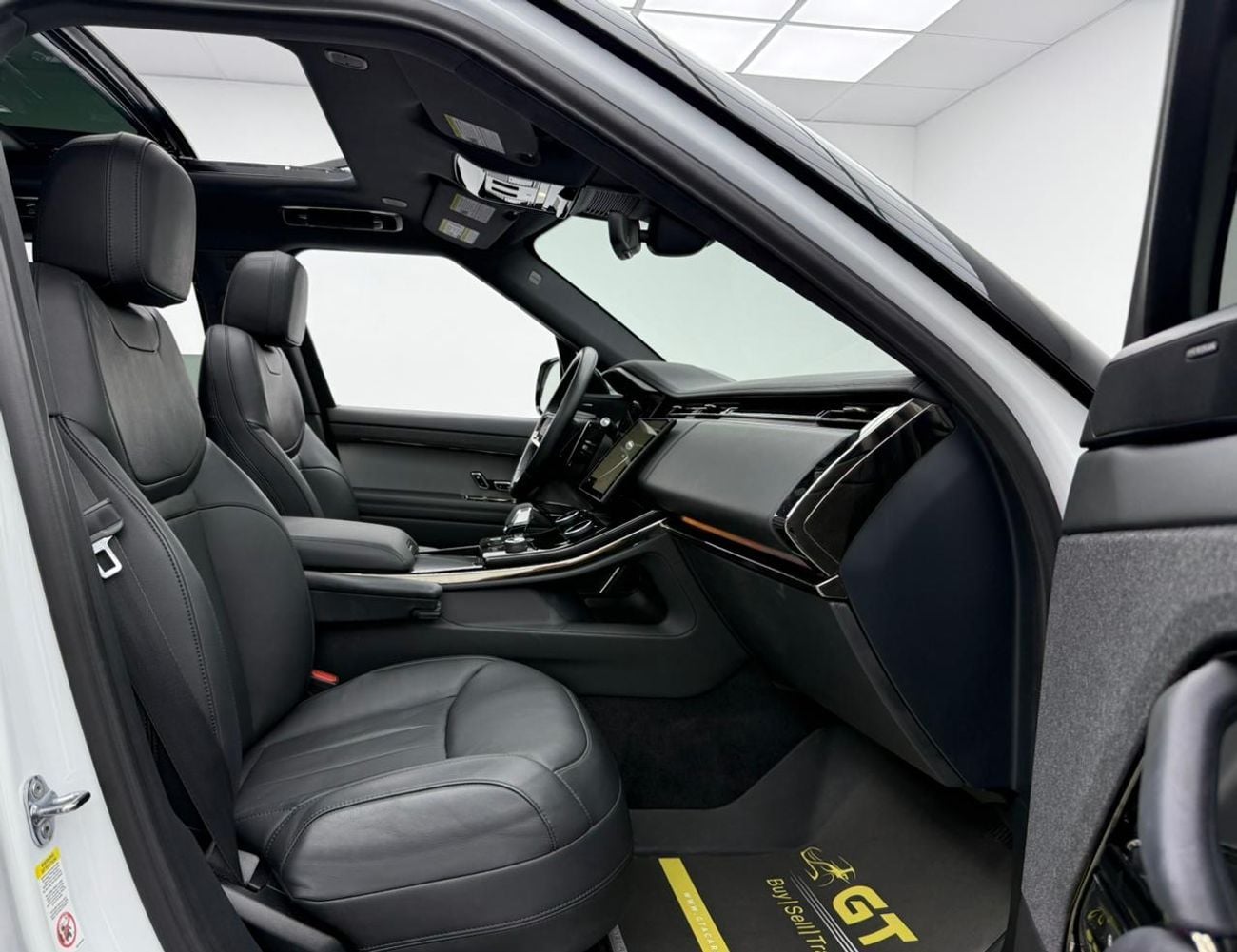 لاند روفر رينج روفر سبورت FIRST EDITION P400 S P400 3.0L 2023 RANGE ROVER SPORT P400 DYNAMIC S, Warranty, Service History ,Can