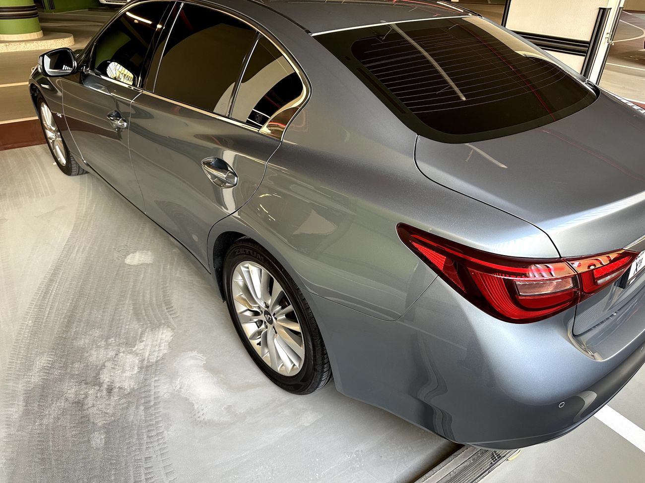 Infiniti Q50 Premium 2.0L