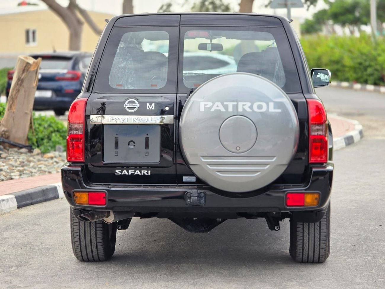 Nissan Patrol Safari Safari 4.8L M/T 2022 GCC LOW MILEAGE IN MINT CONDITION