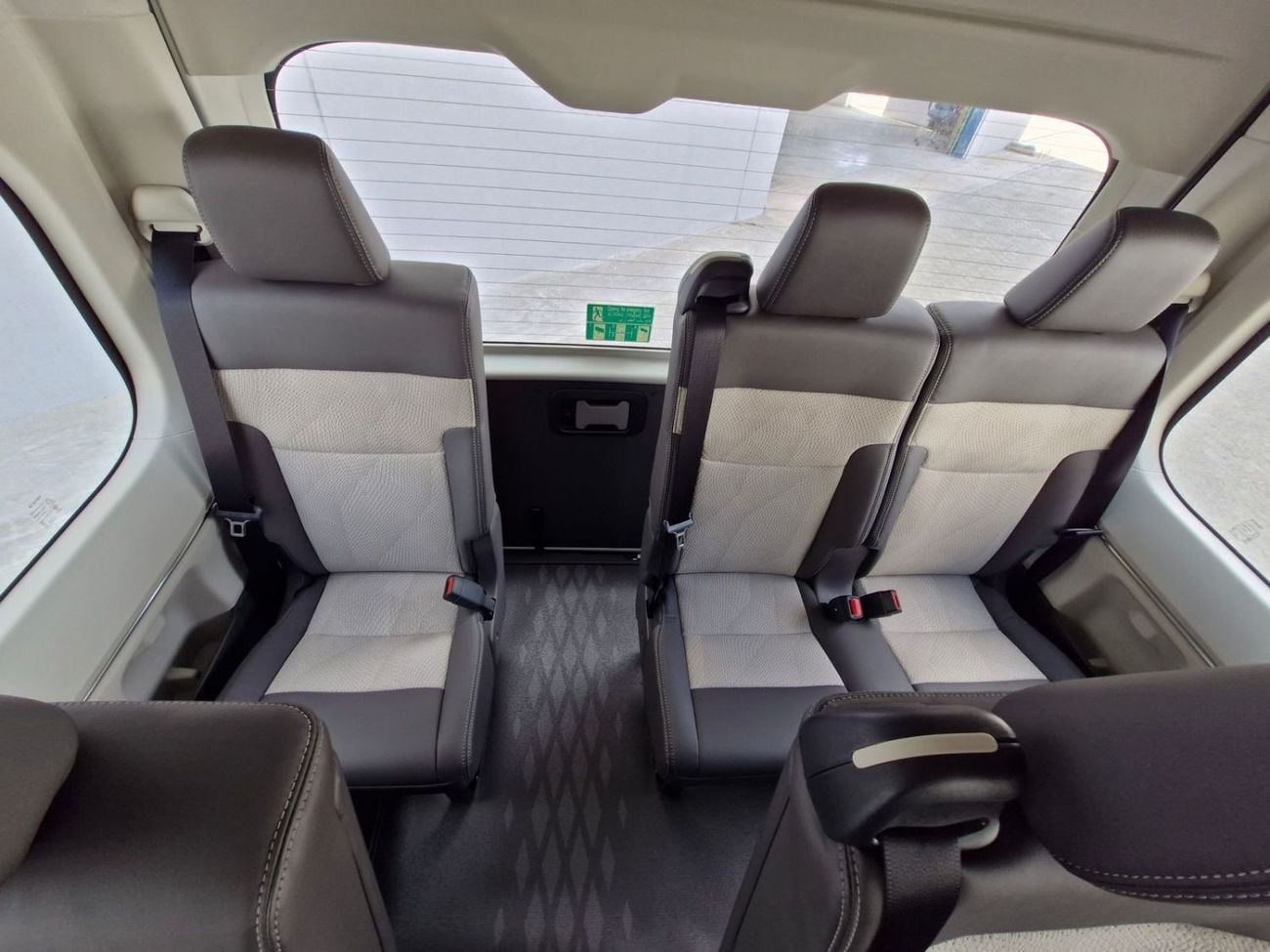 تويوتا هاياس Toyota Hiace 3.5 AT 2026 full option with automatic door