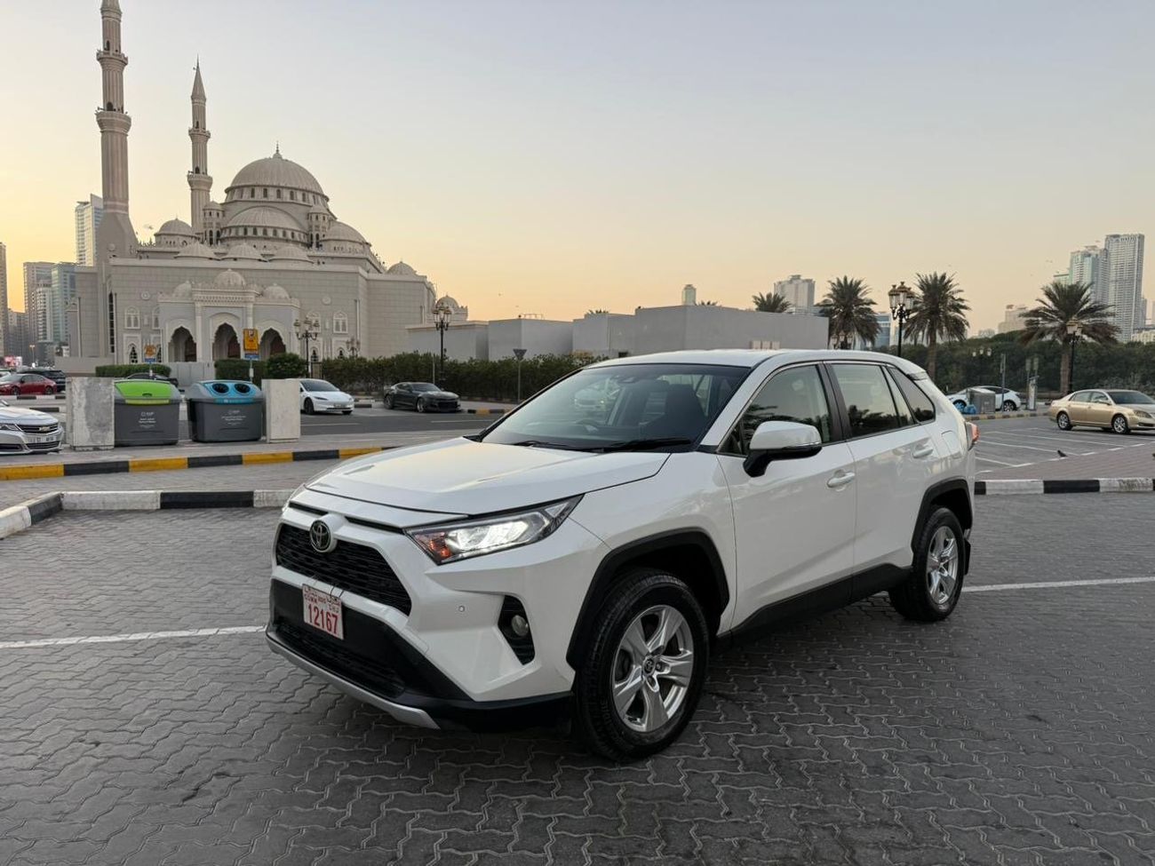 تويوتا راف ٤ Petrol & Hybrid Exported From Australia Right Hand Drive