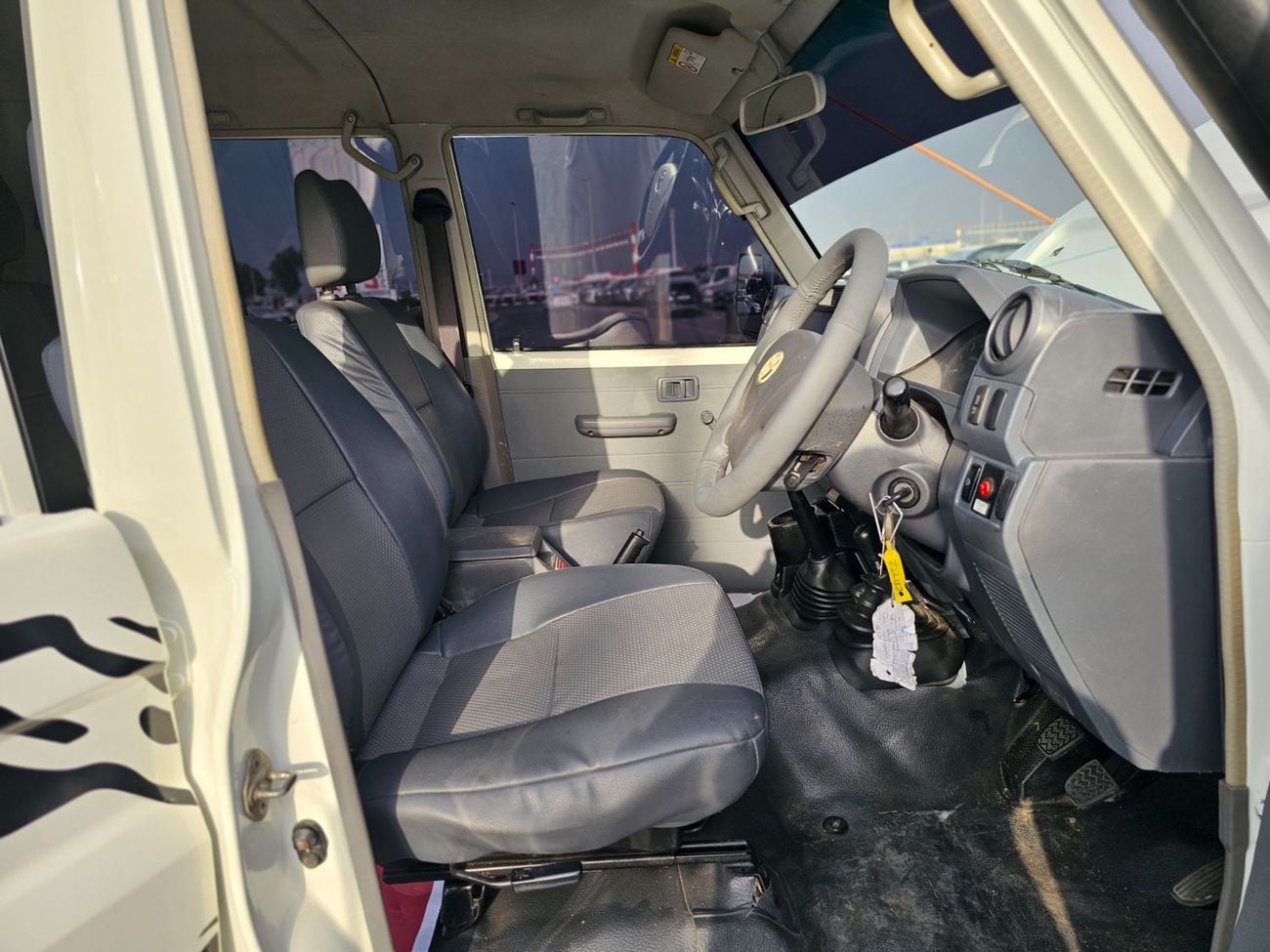 Toyota Land Cruiser Pick Up Double Cabin-RHD-4.5L-Diesel-Manual-4WD-8 Cylinders-5 Seats-4 Doors