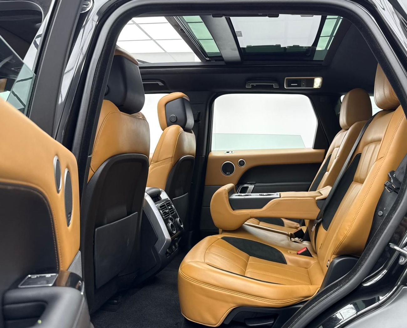 Land Rover Range Rover Sport 2019 Range Rover Sport HSE Dynamic, Warranty, Full RR Service History, Low Km, Fully Loaded, GCC