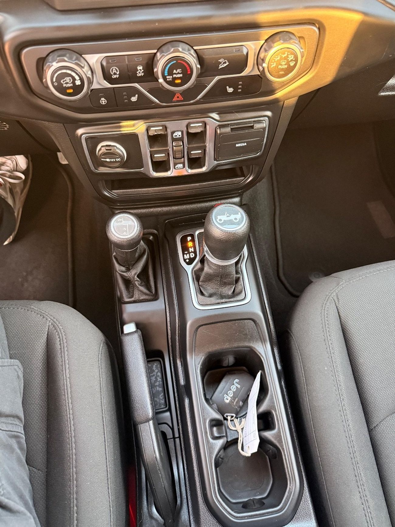 Jeep Wrangler Unlimited Sport S 2.0L A/T