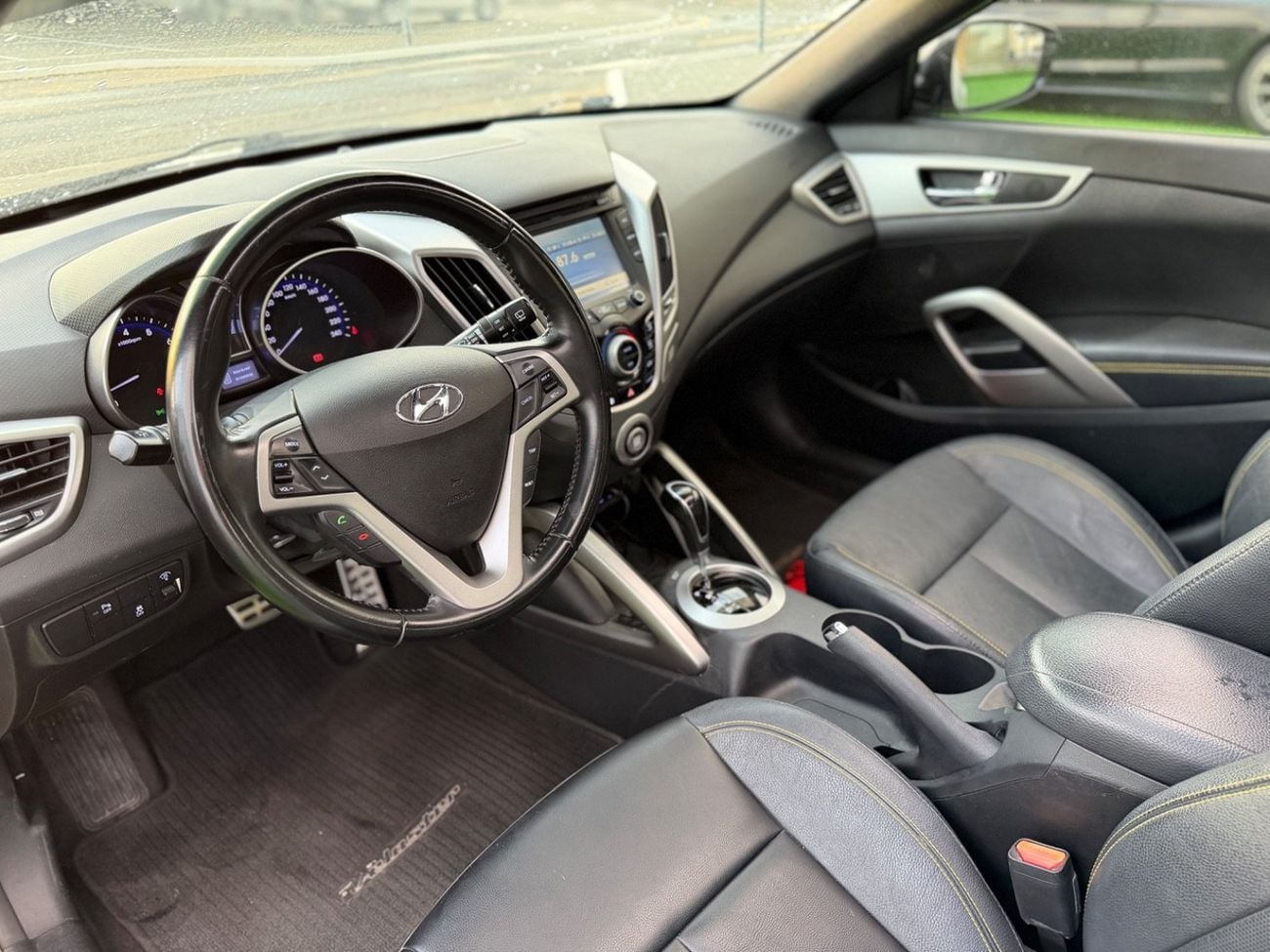 هيونداي فيلوستر Hyundai Veloster 1.6L / GCC / 2016 / Free Accident Original Paint