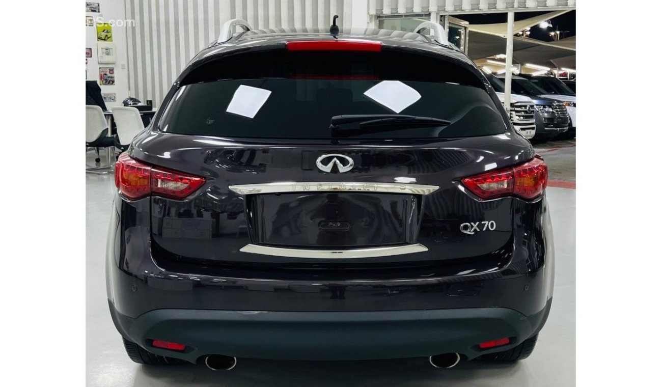 Infiniti QX70 Luxury GCC .. Full Options .. V6 .. NAV .