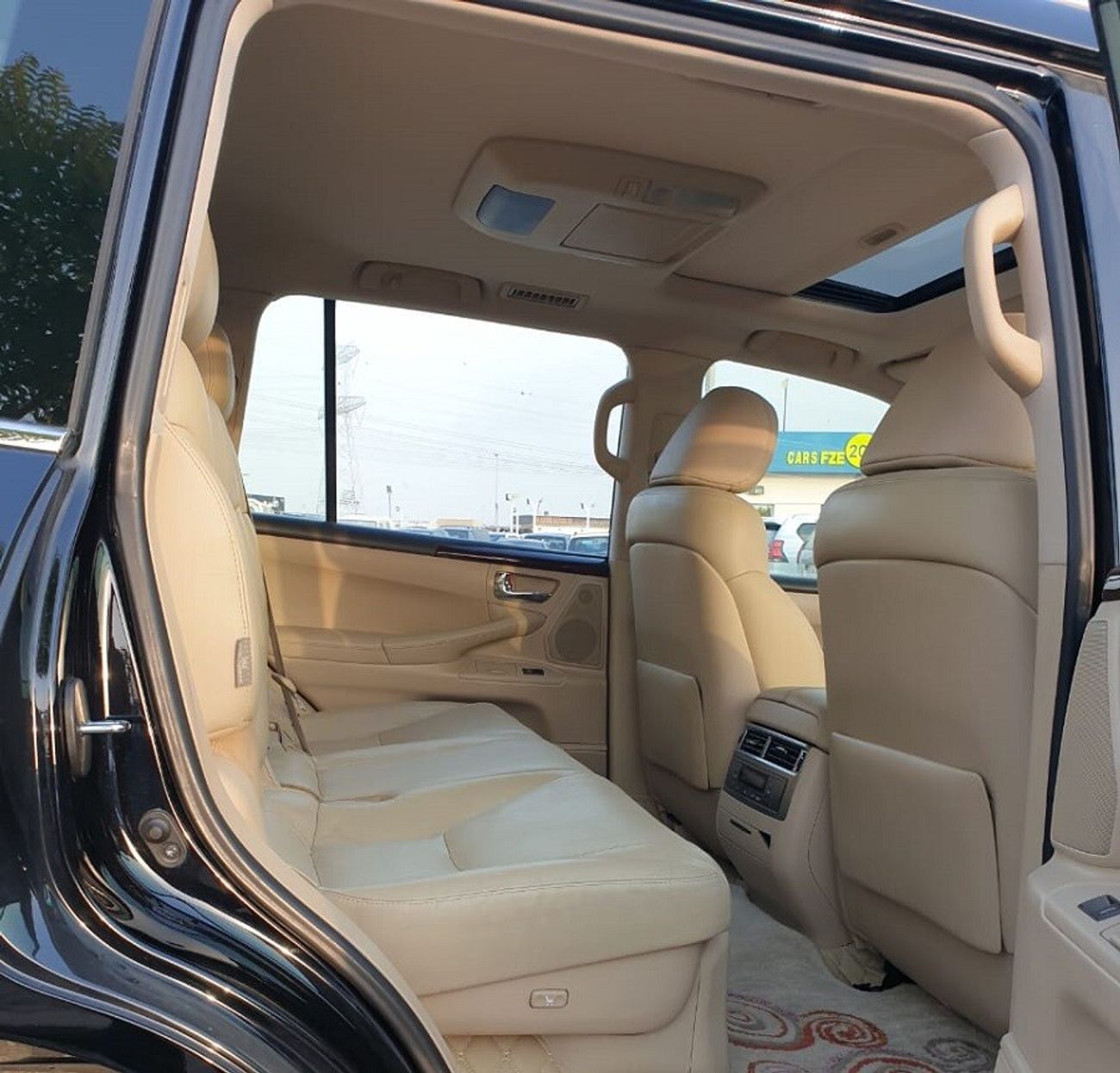 لكزس LX 570 MODIFIED 2020 PETROL EXCELLEN CONDITION