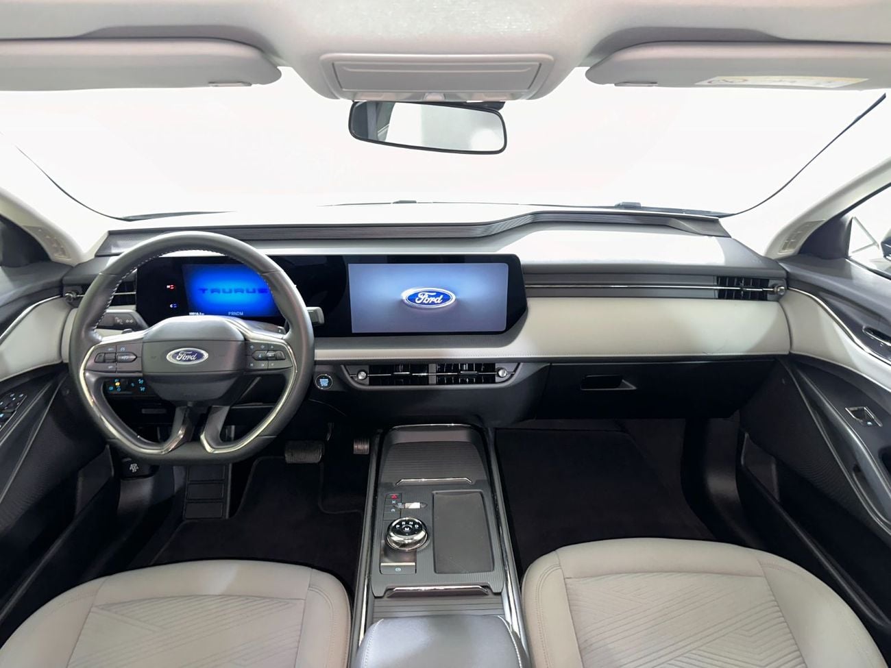 Ford Taurus AMBIENTE TPC1224N / AL TAYER MOTORS AL QOUZ SHOWROOM