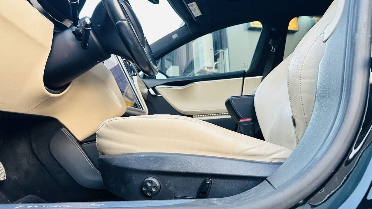 تسلا Model S تيسلا موديل S P85D 2015 | دول مجلس التعاون الخليجي | محرك مزدوج | فش | العديد من الإضافات