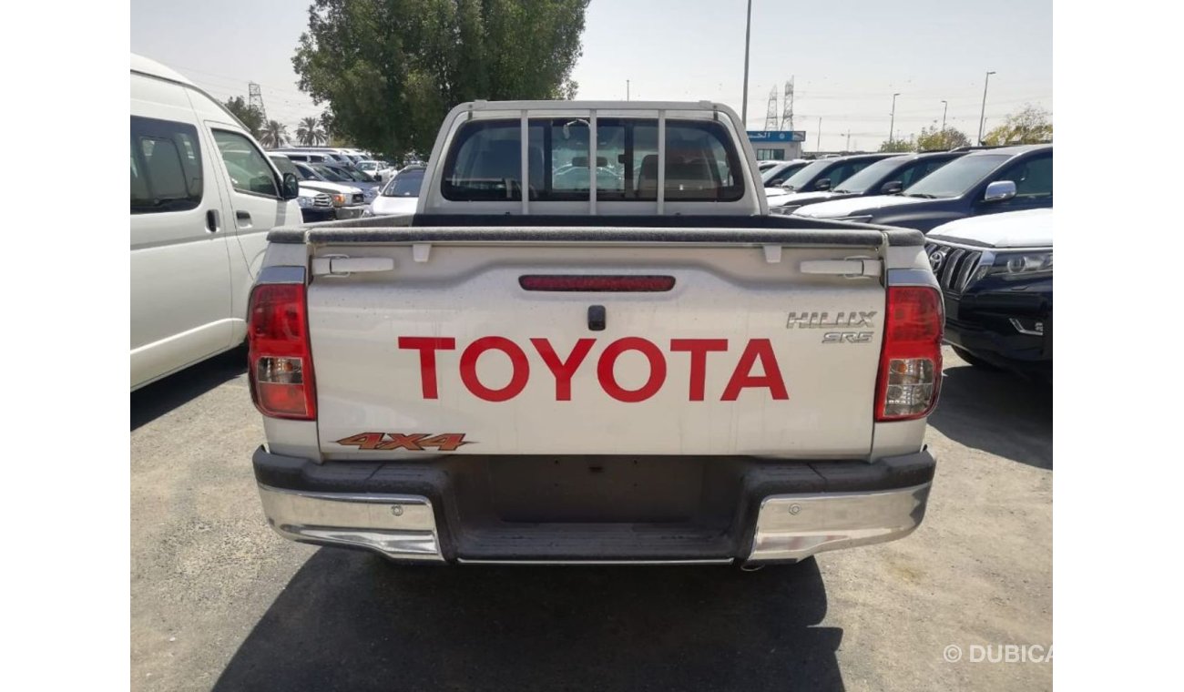 Toyota Hilux 4X4 Double Cabin 2.7L Full Option A/T