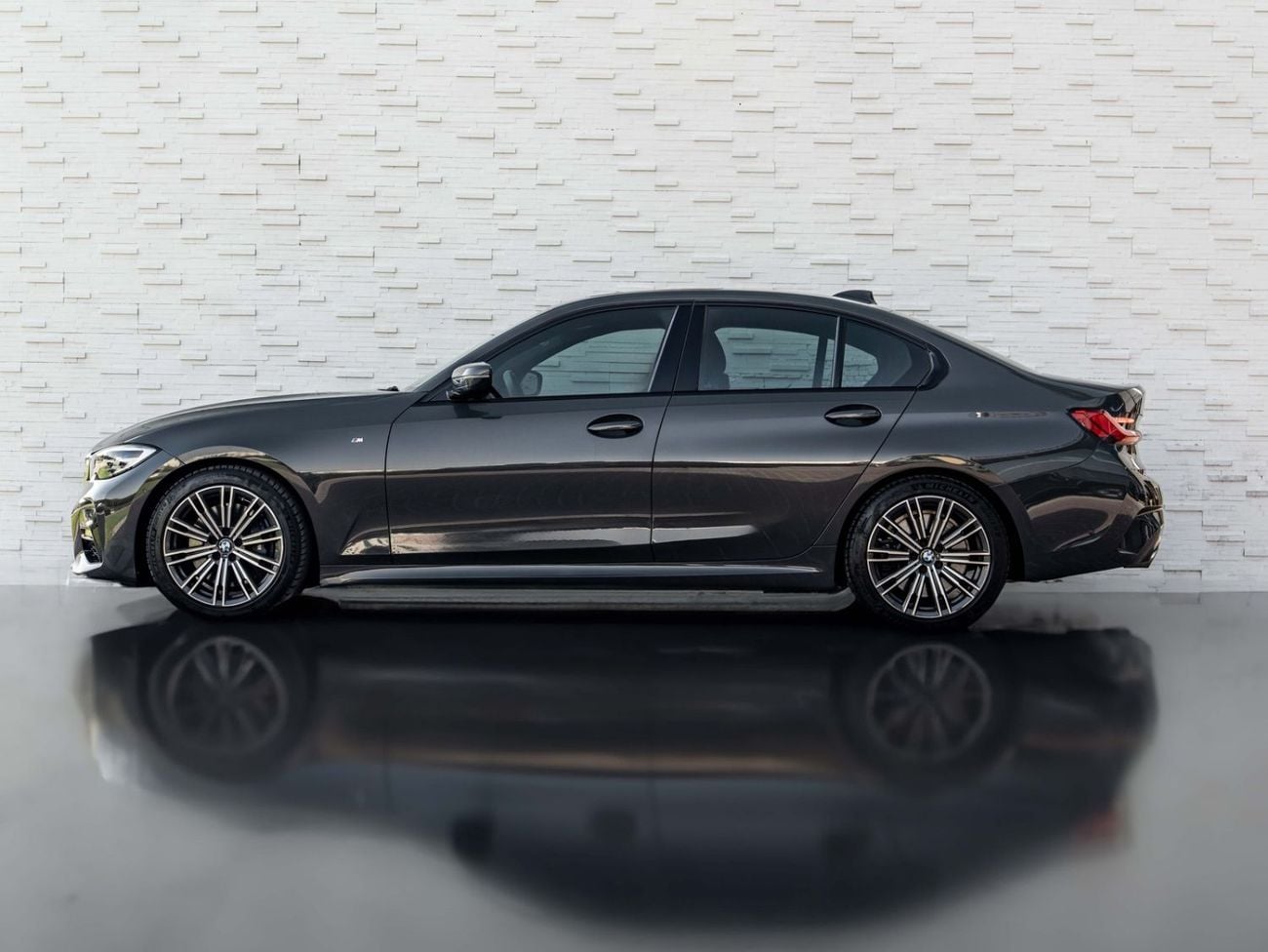 BMW 330i M SPORT