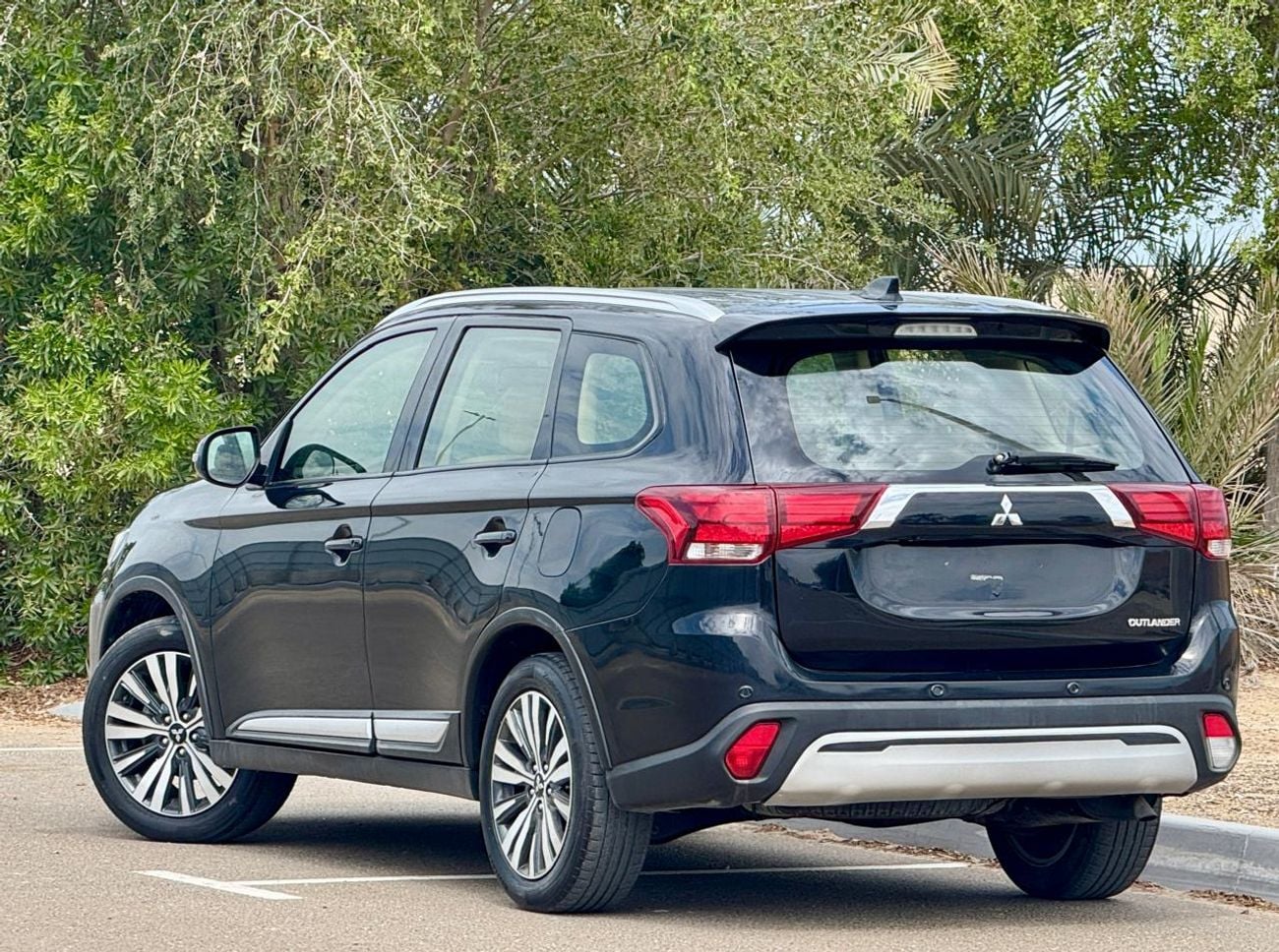 ميتسوبيشي آوتلاندر GLX High 2.4L