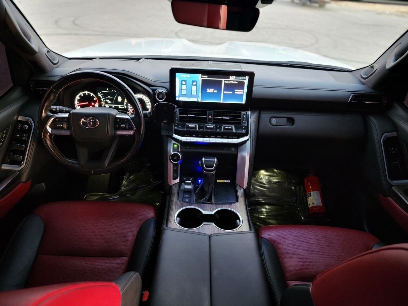 Toyota Land Cruiser VX.R twin turbo full options