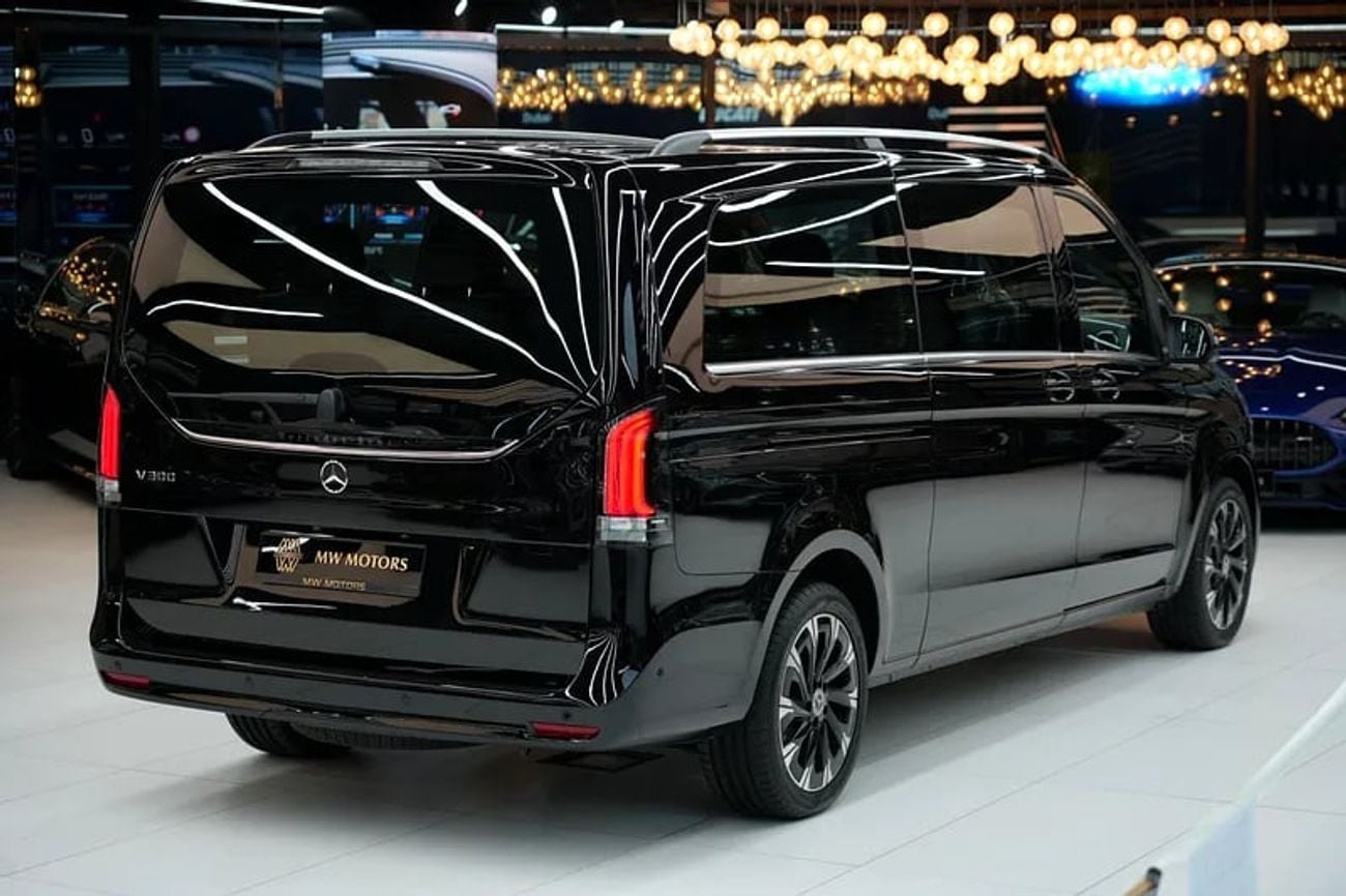 مرسيدس بنز V 300 Mercede-Benz V 300 AVANTGARDE | GCC 0km | Agency Warranty | 360 View | 64 colors Ambeint Lights