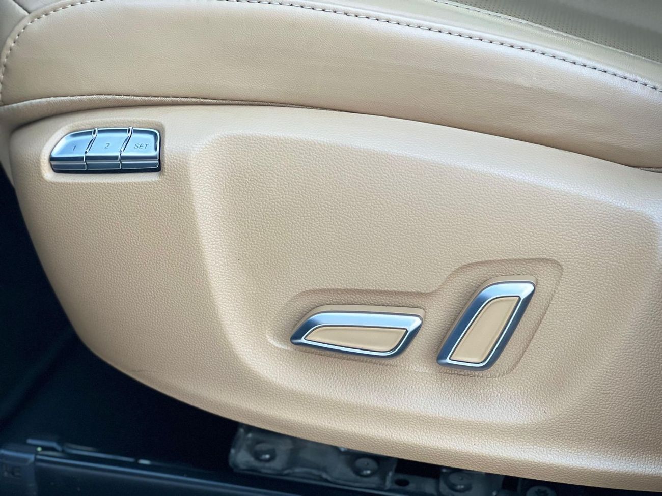 أم جي RX8 لاكجري