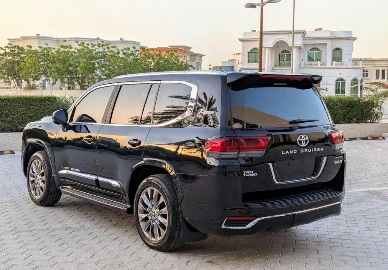 Toyota Land Cruiser GXR 2017 Model Facelift 2025 Shape Exterior and Interior Both Full Option Very Clean and Perfect Con