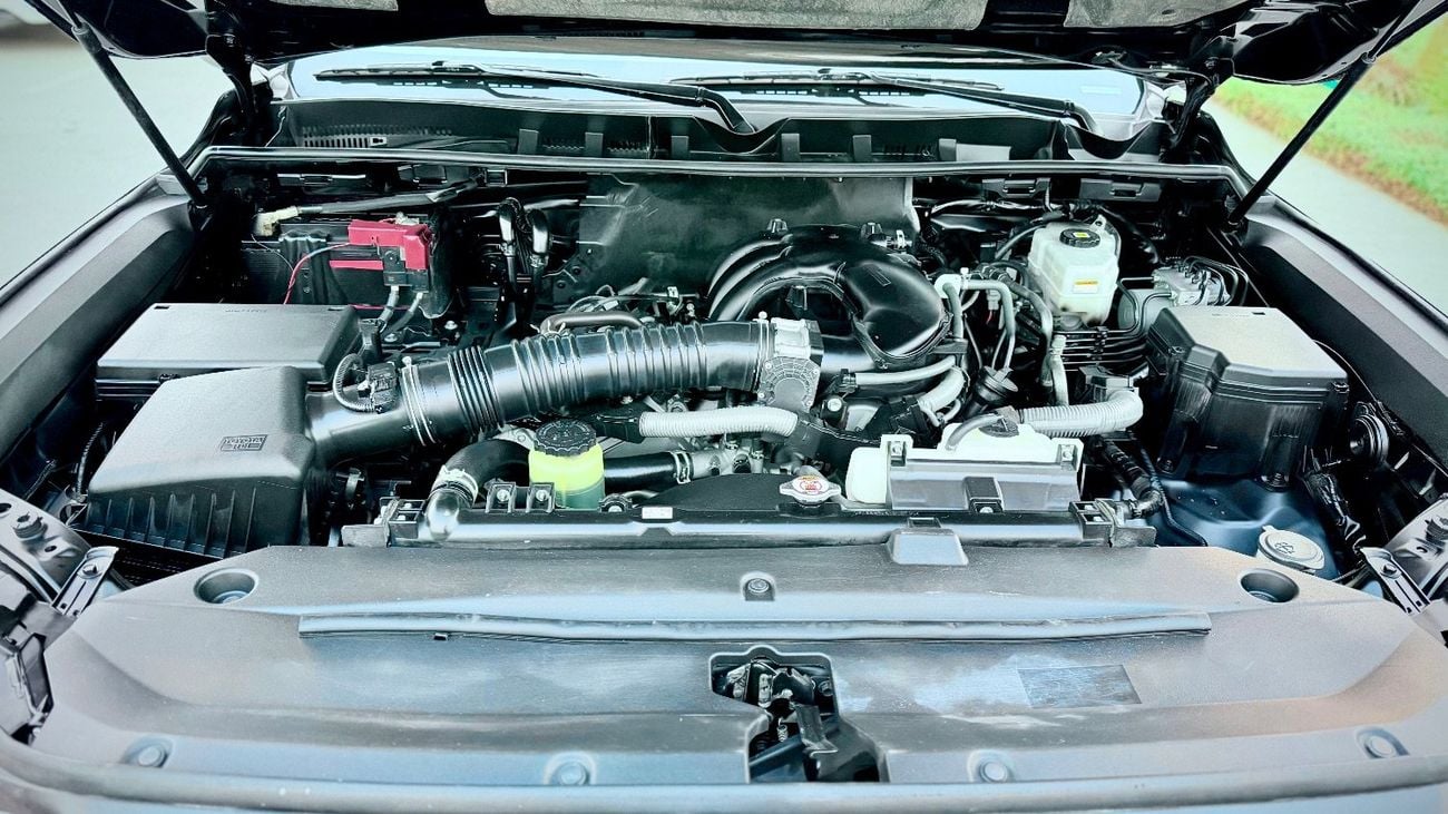 Toyota Land Cruiser 2022 model GXR Full Option Top Of The Range