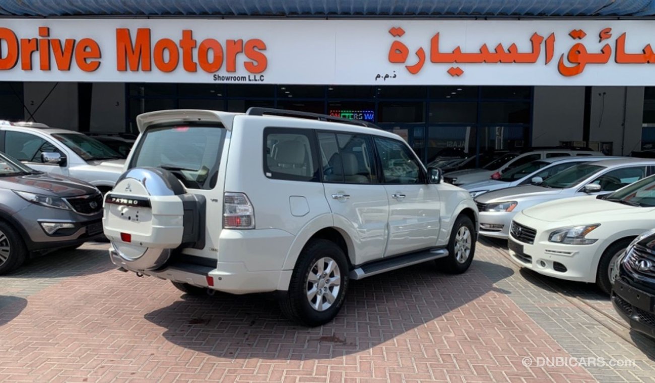 Mitsubishi Pajero FULL OPTION MITSUBISHI PAJERO 3.5 L V6 ONLY 815X60 MONTHLY WITH UNLIMITED KM WARRANTY.