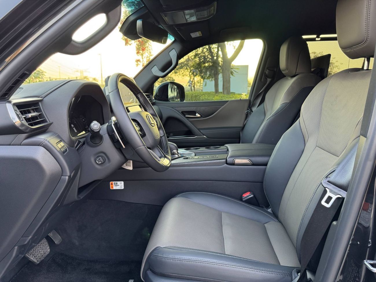 Lexus LX 700h Signature