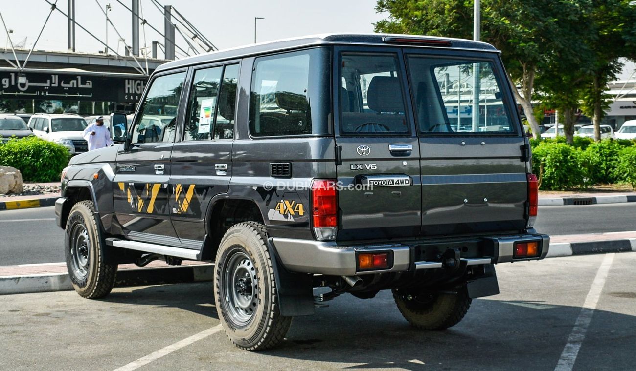 Mitsubishi Canter Van LX V6