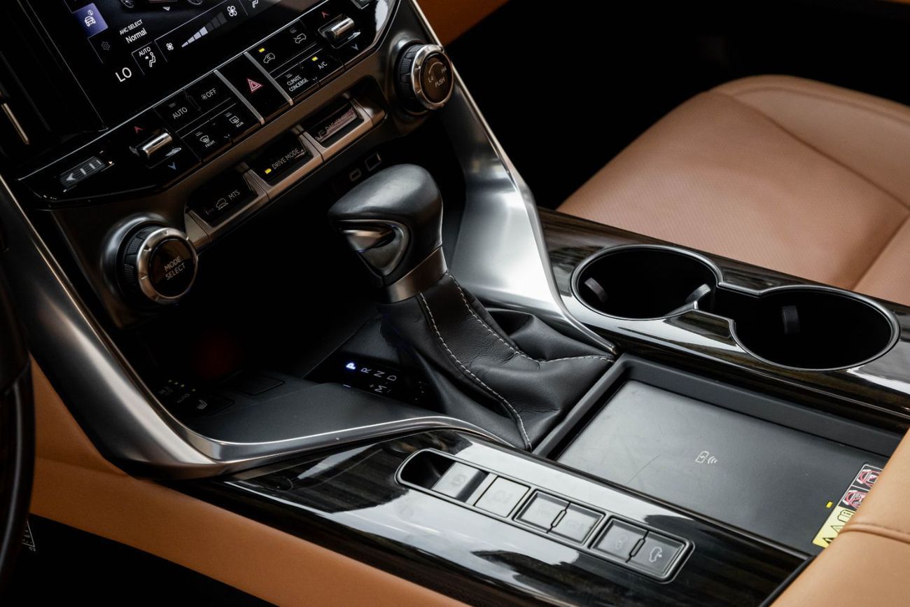 Lexus LX 600 600 Signature | 7,442 P.M  | 0% Downpayment | LOW KMS!