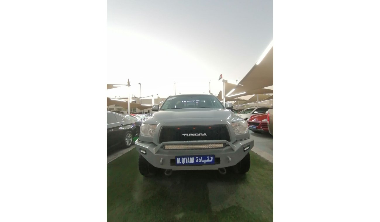 تويوتا تاندرا Toyota Tundra 2011 4 door in very distinctive condition