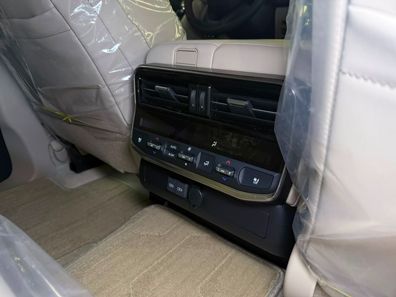 Toyota Land Cruiser 6,400 AED Monthy - 2026 Land Cruiser VXR 409TT - GCC - ALFuttaim Warranty
