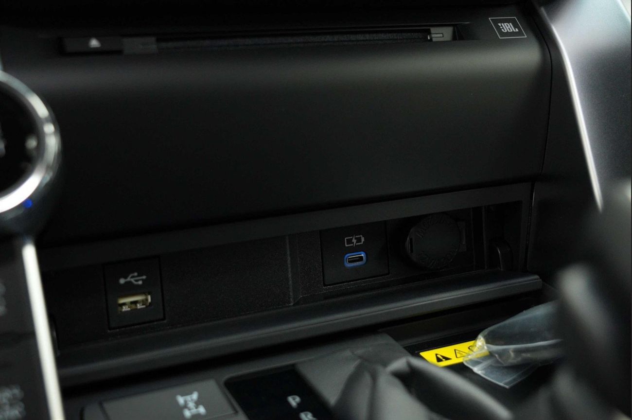 تويوتا لاند كروزر LC300 GR Sport 3.5 L Twin‑Turbo Petrol High A/T