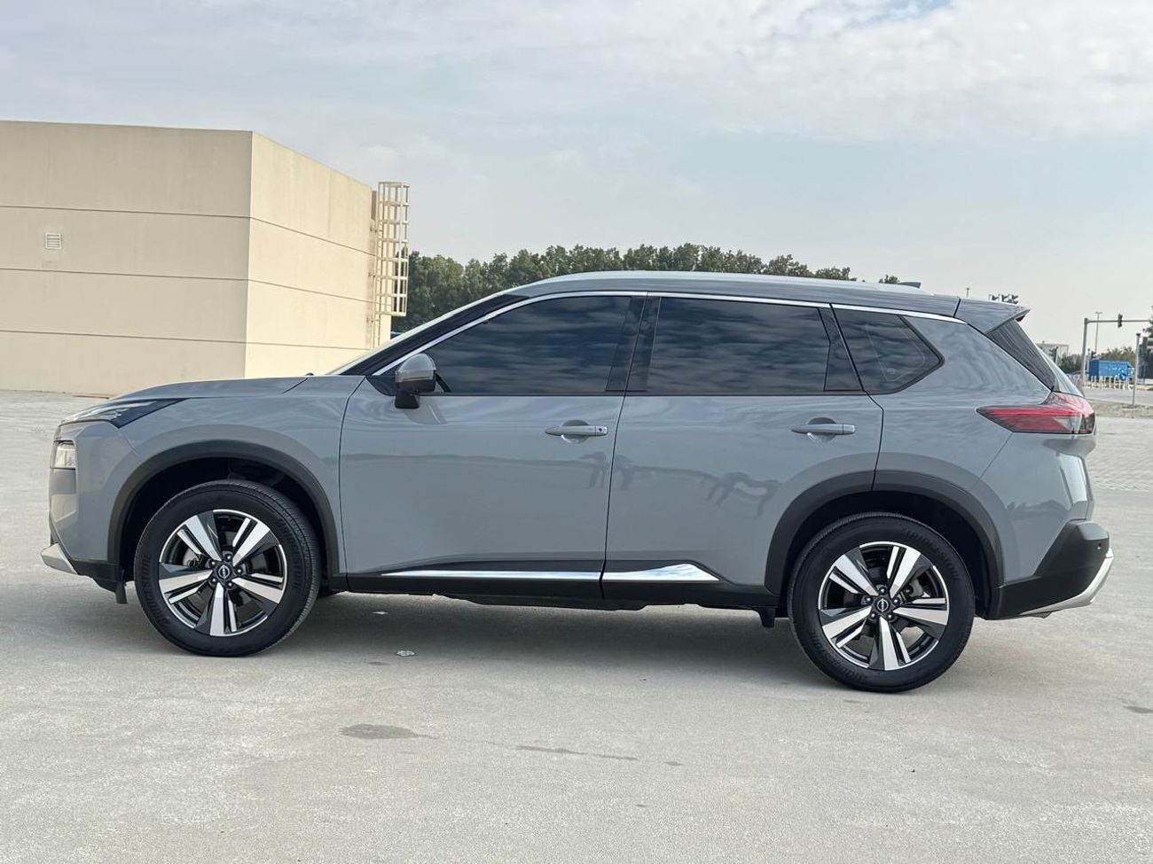 Nissan XTrail 2024 X-TRAIL SL 2.5L GCC Full Options 7 seats