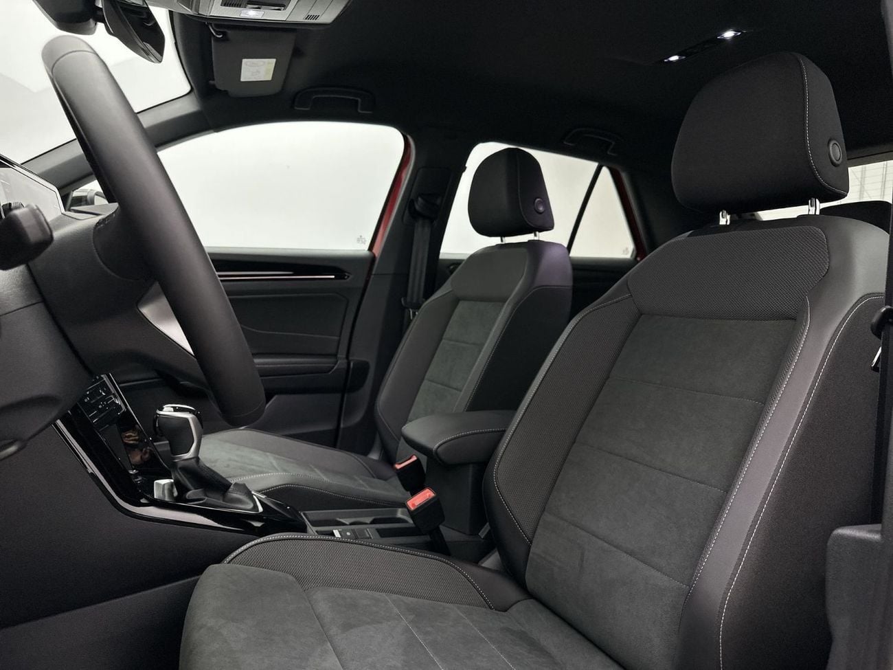 Volkswagen T ROC Style 1.4L (Ref#42423) - 17,100 AED SAVINGS from New Car