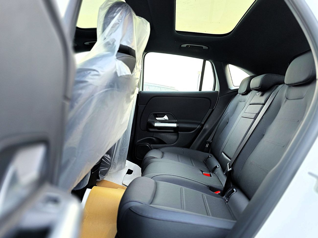 Mercedes-Benz GLA 200 Mercedes GLA200 1.3L Petrol 2025 White color