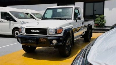تويوتا لاند كروزر بيك آب LX V6 70th Anniversary