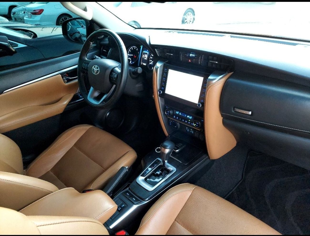 تويوتا فورتونر VXR 4.0L (278 HP)