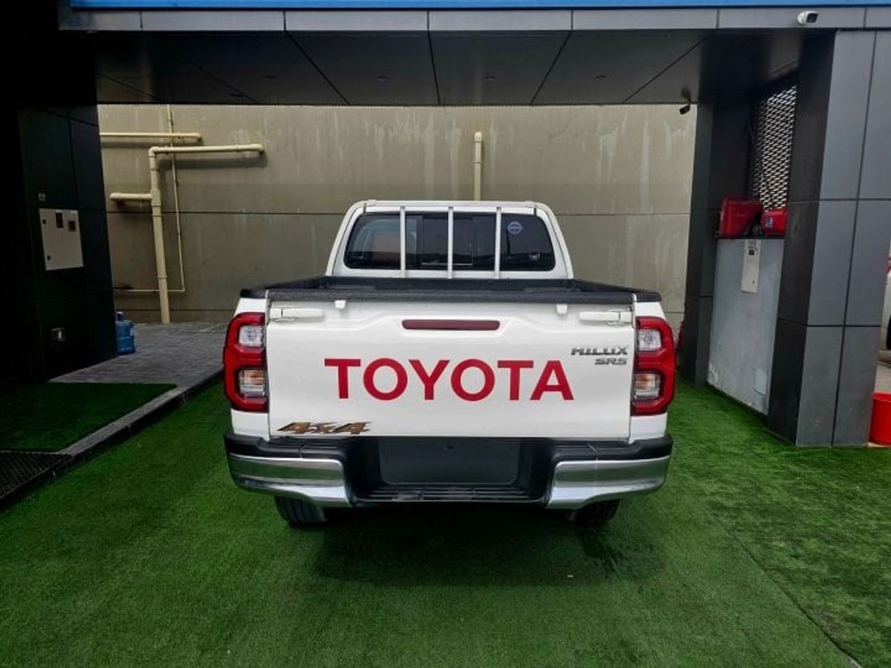 Toyota Hilux Toyota Hilux 2022MODEL SR5 v4 2.7L Petrol Engine Colour White Transmission Automatic Interior Red Ho
