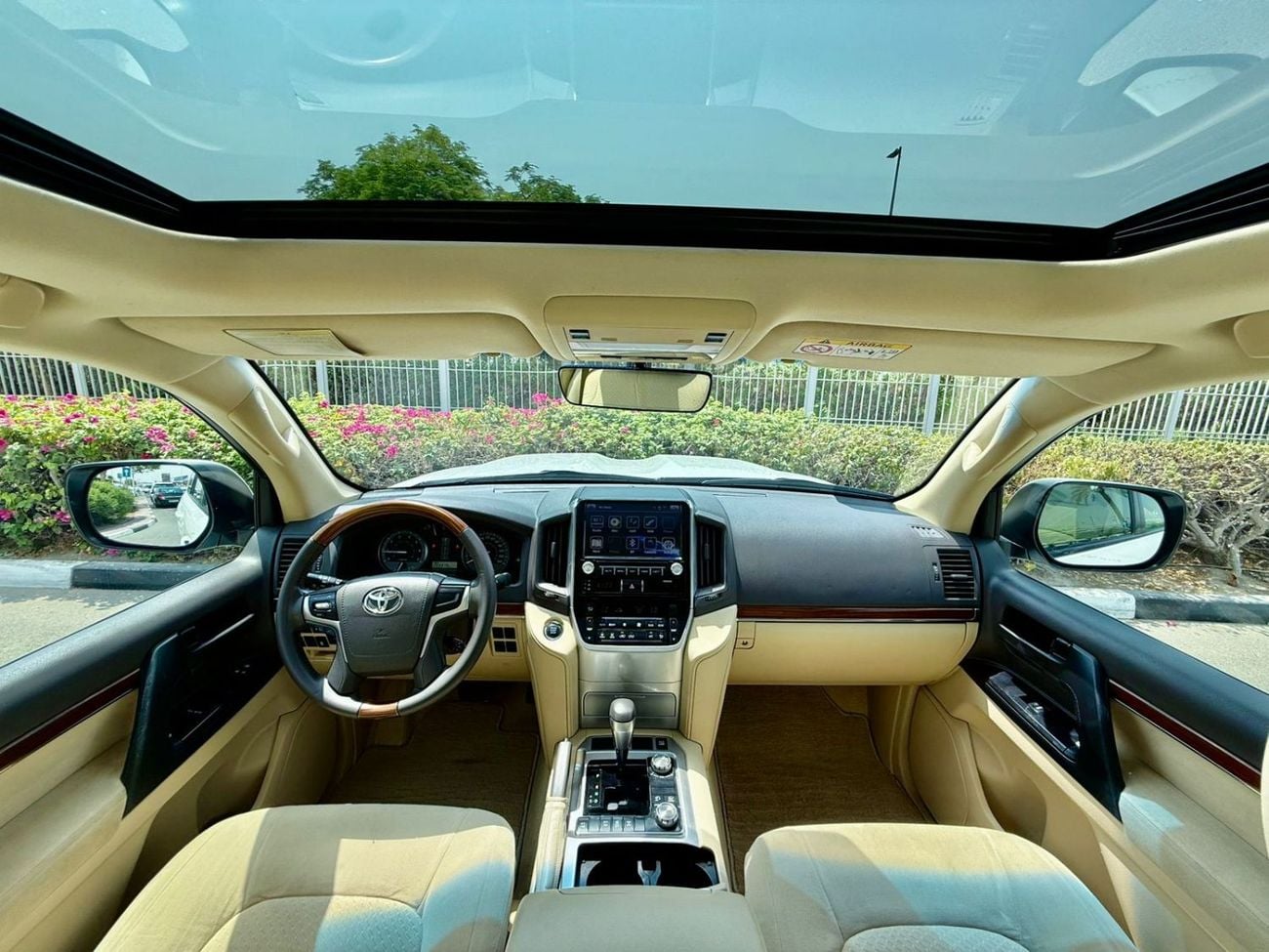 Toyota Land Cruiser EXR 4.0L 4WD LAND CRUISER EX.R V6 | GCC SPECS | YEAR: 2017 | KMS: 218,000 | FULL-SERVICE HISTORY