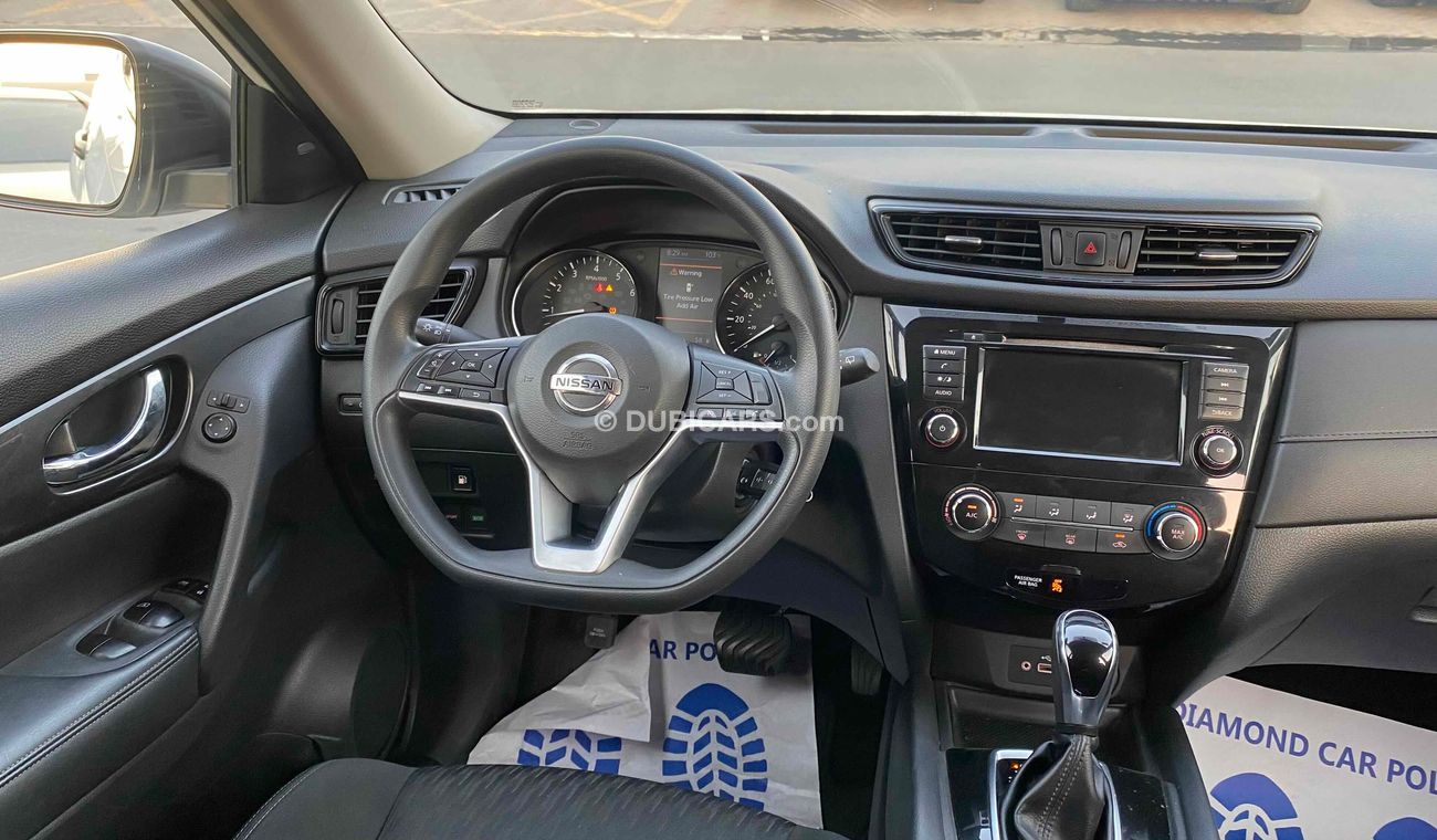 Used Nissan Rogue AWD, 2.5L, V4 2018 for sale in Sharjah - 631086